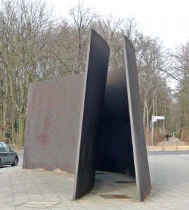 Serra_Berlin_CurvesA